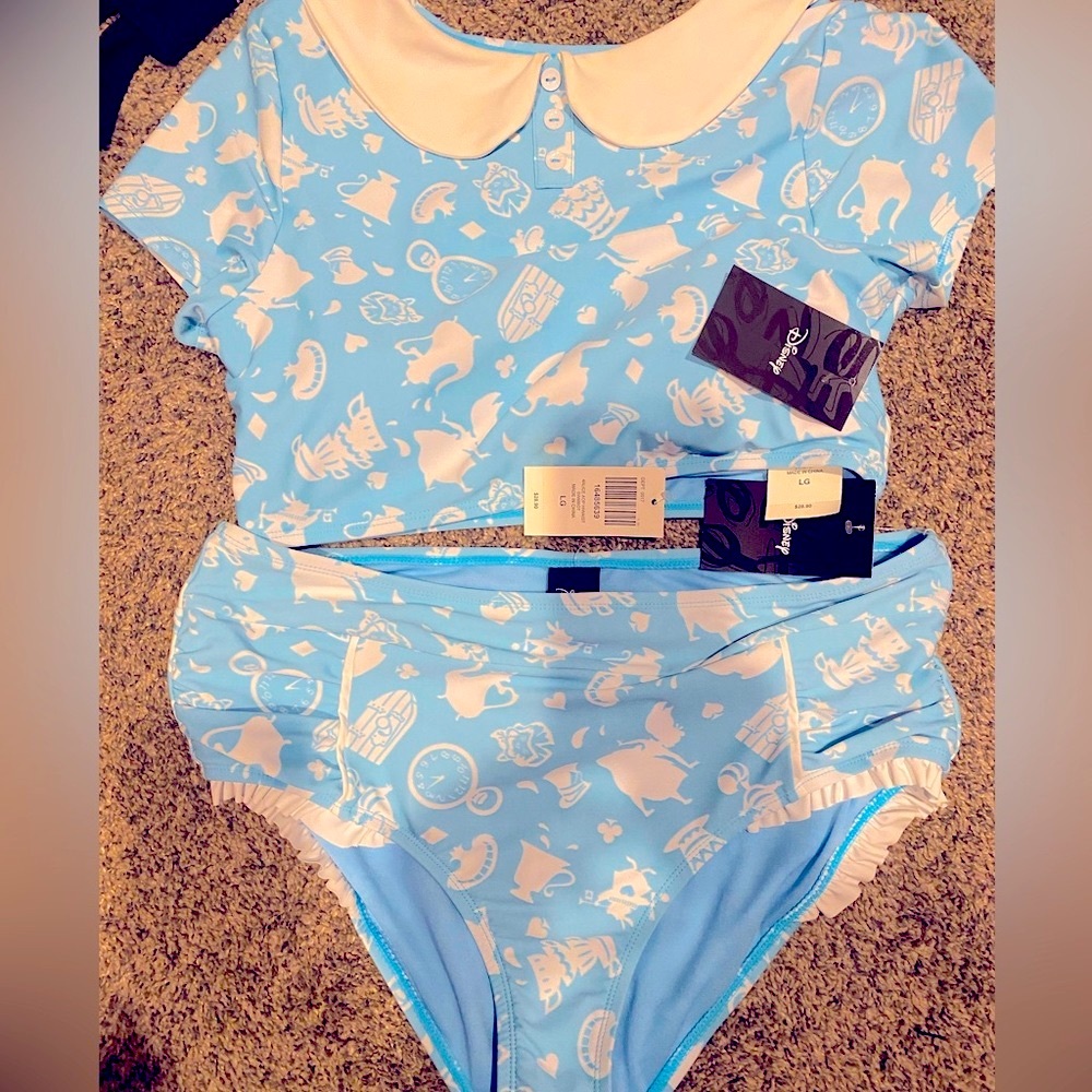 Hottopic Disney AliceinWonderland highwaisted bottoms+collared swim top